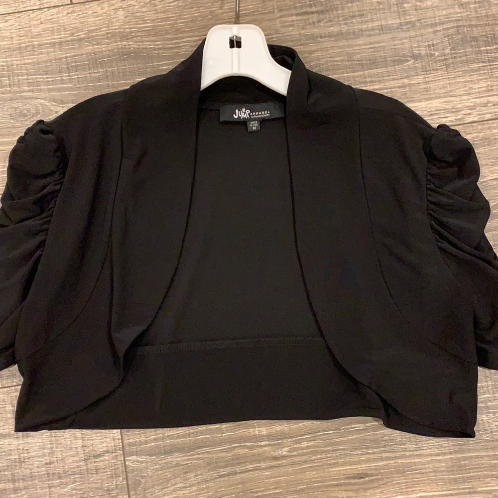 Black shrug size M